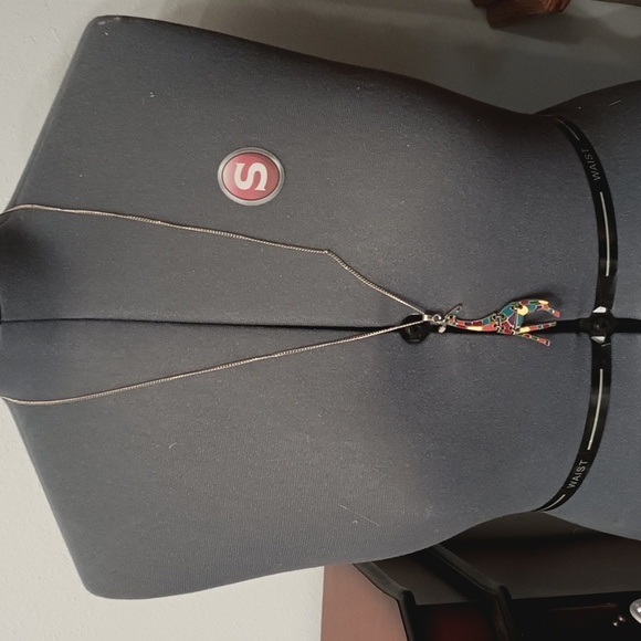 None Jewelry - Long unbranded multicolor giraffe pendant necklace